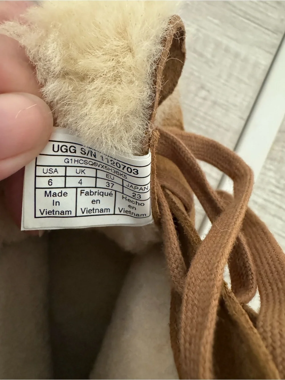 UGG WEYLYN LACE CHESTNUT SHEARLING CUFF ANKLE BOOTS WARM COZY WINTER SNOW SIZE 6